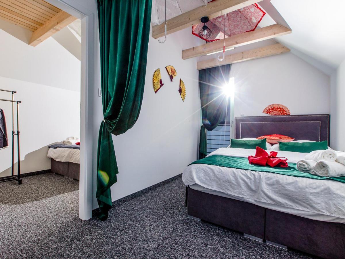 Temple Luxury Resort Rewal Esterno foto