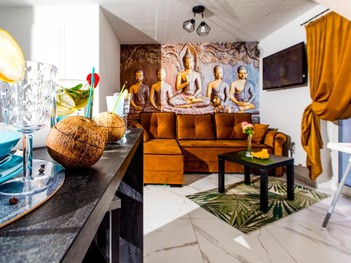 Temple Luxury Resort Rewal Esterno foto