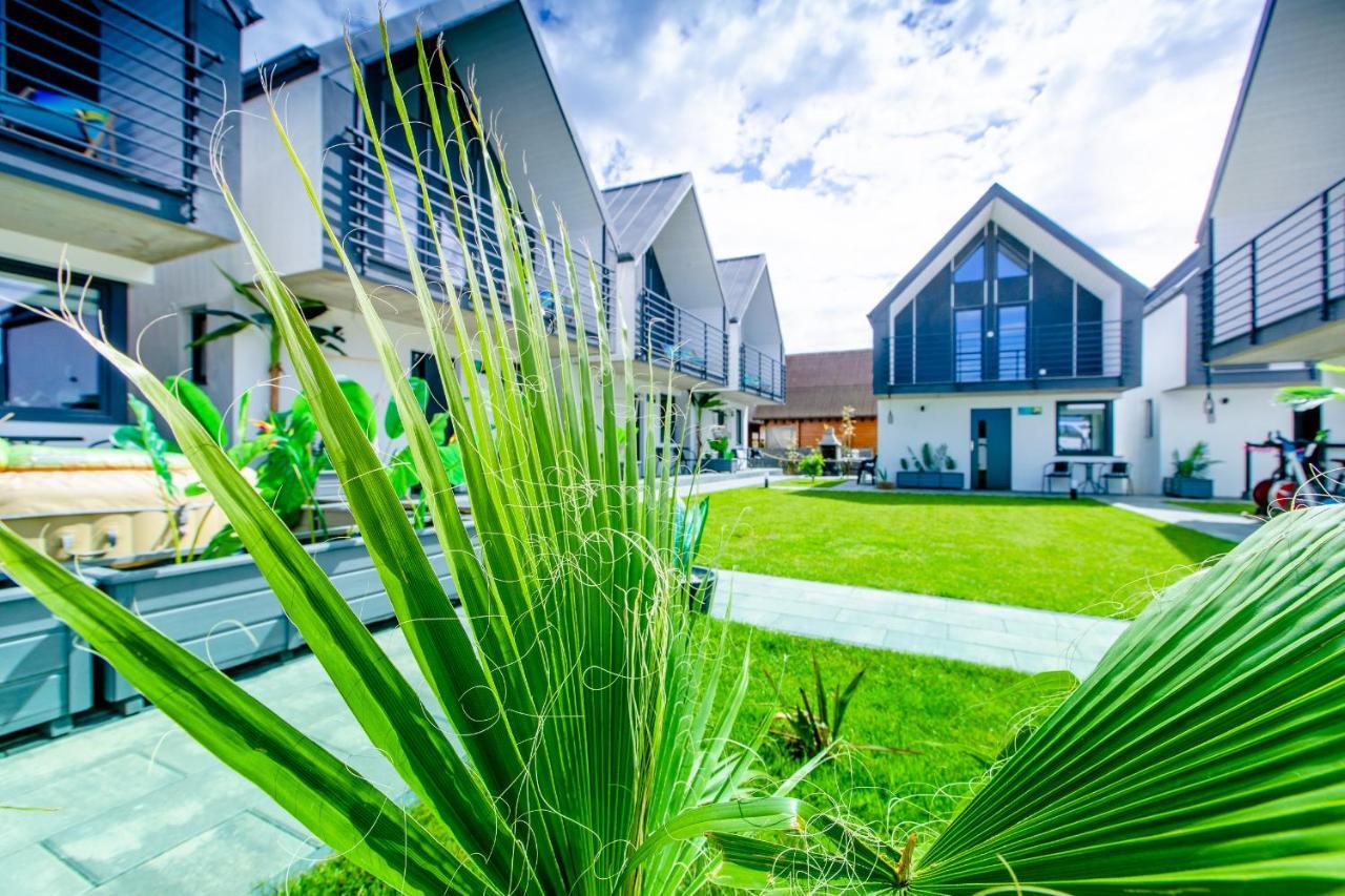 Temple Luxury Resort Rewal Esterno foto